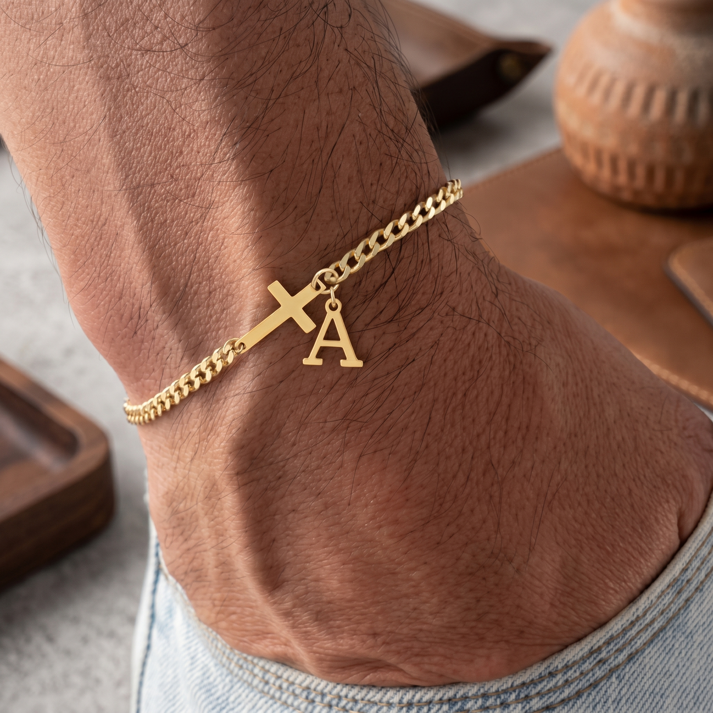 Nivora™ Initial- & Kreuz-Armband