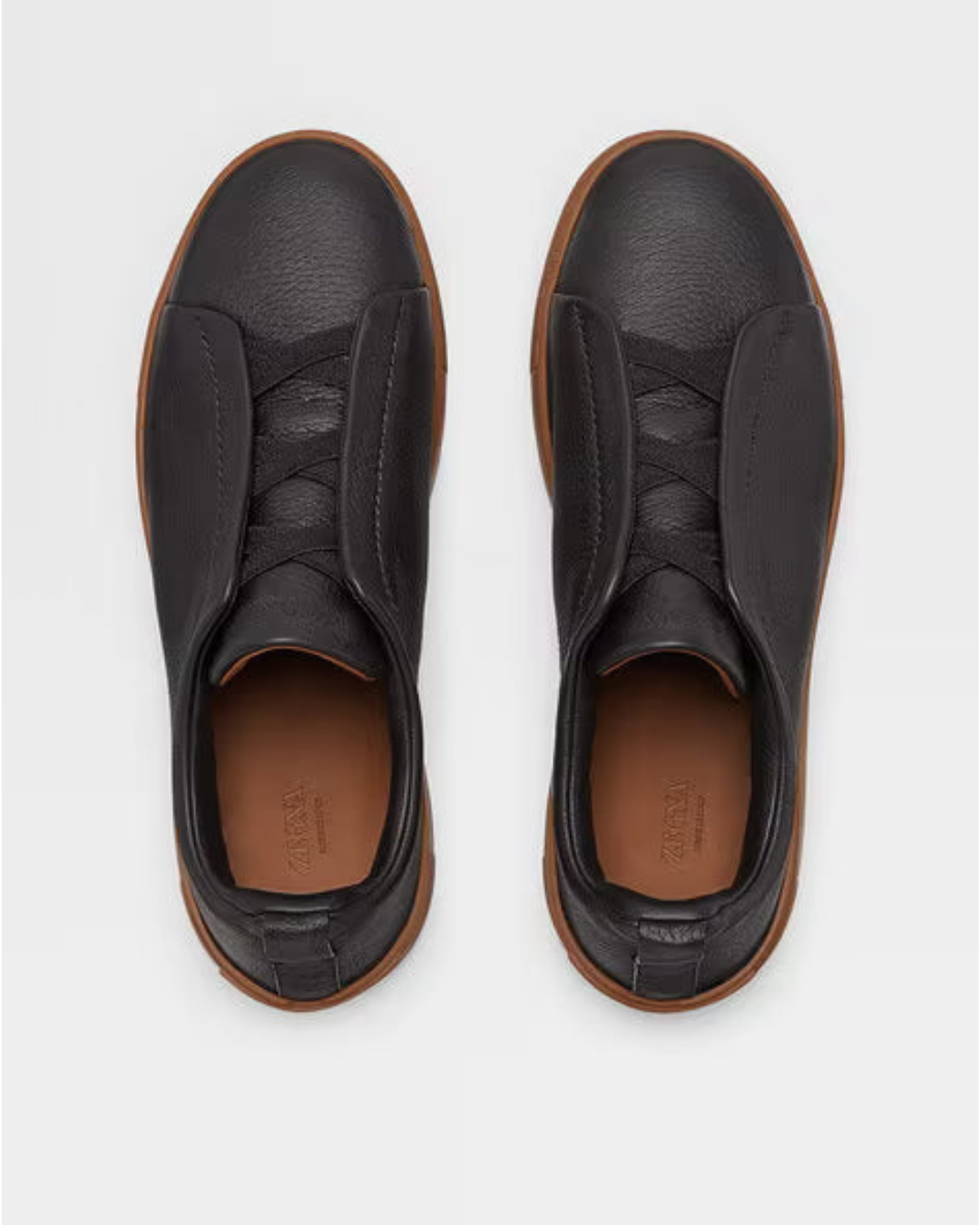 Triple sneaker - Black / Gum Sole