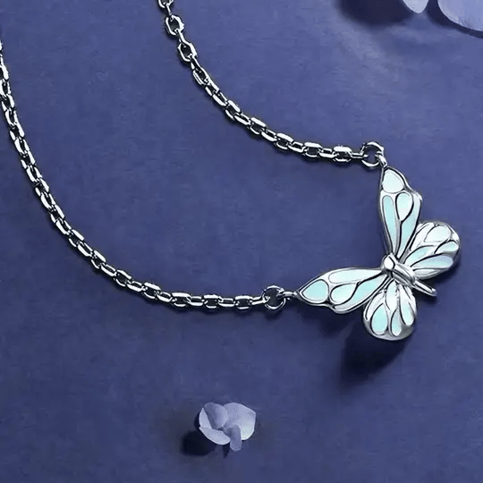 Strahlende blaue Schmetterling-Halskette