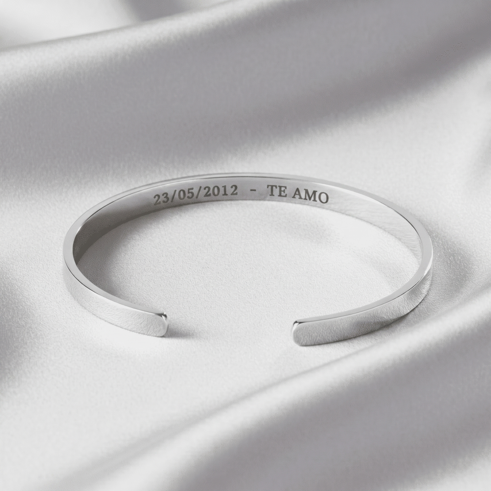 Brazalete de Plata Grabado