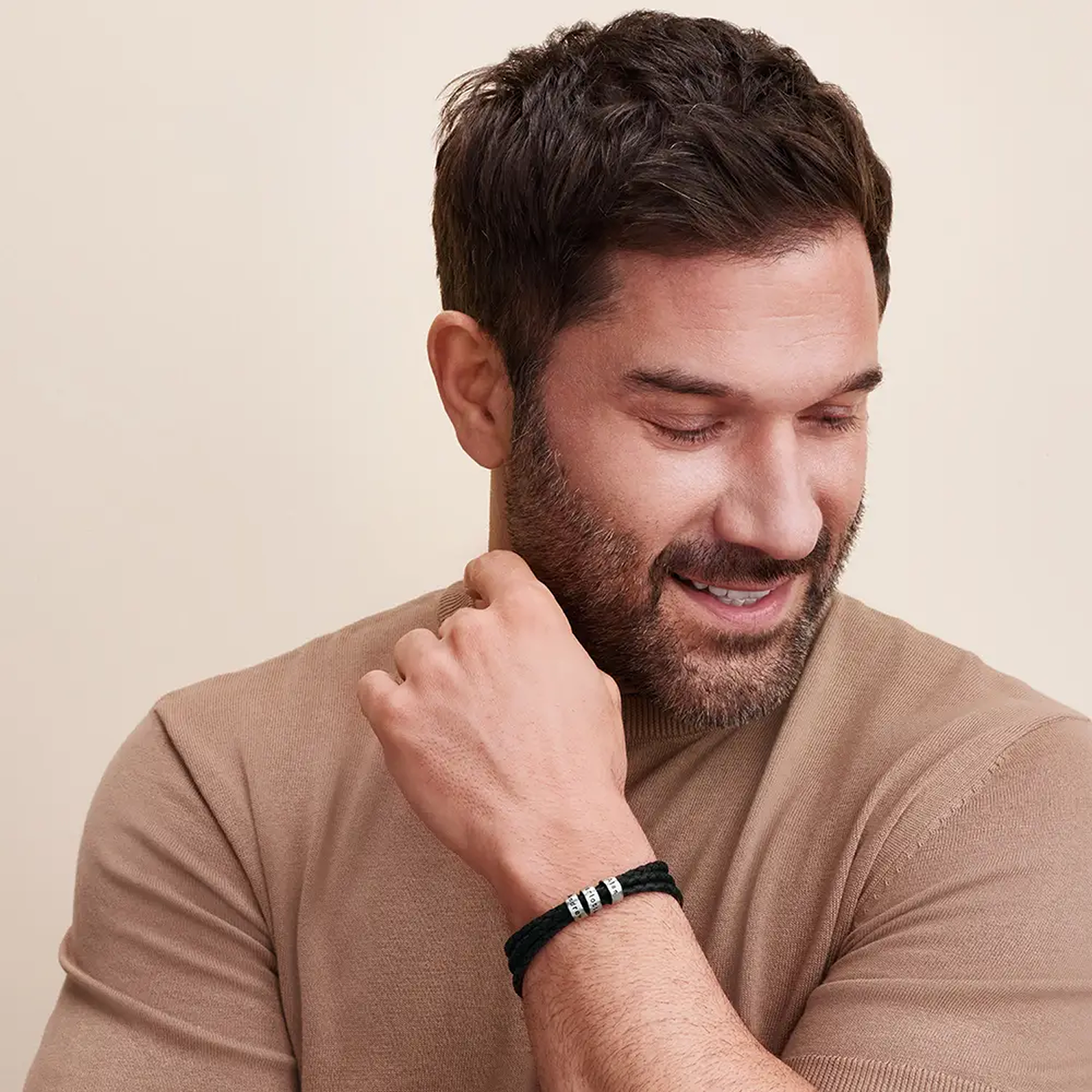 Geflochtenes Lederarmband mit Beads