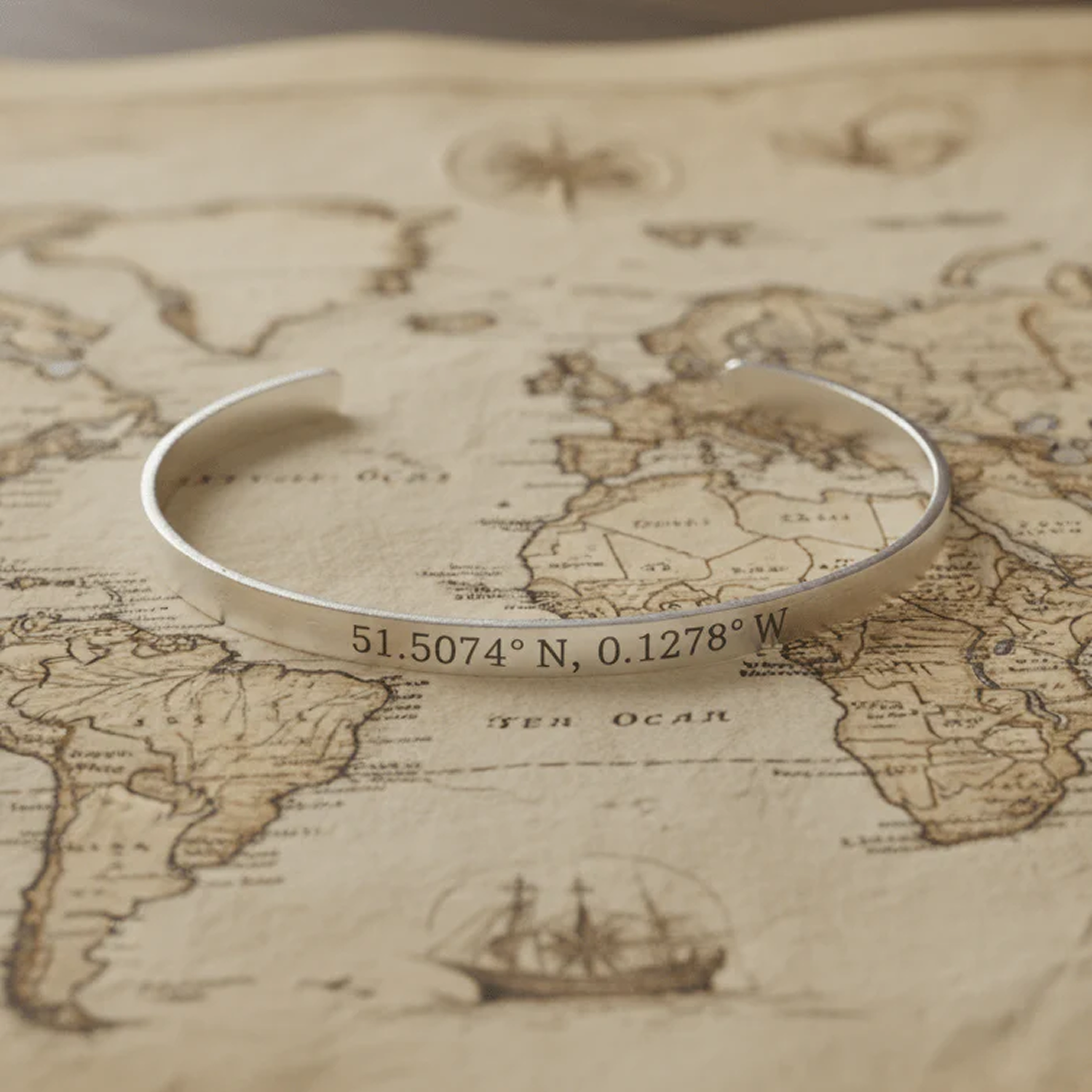 Brazalete de Plata Grabado