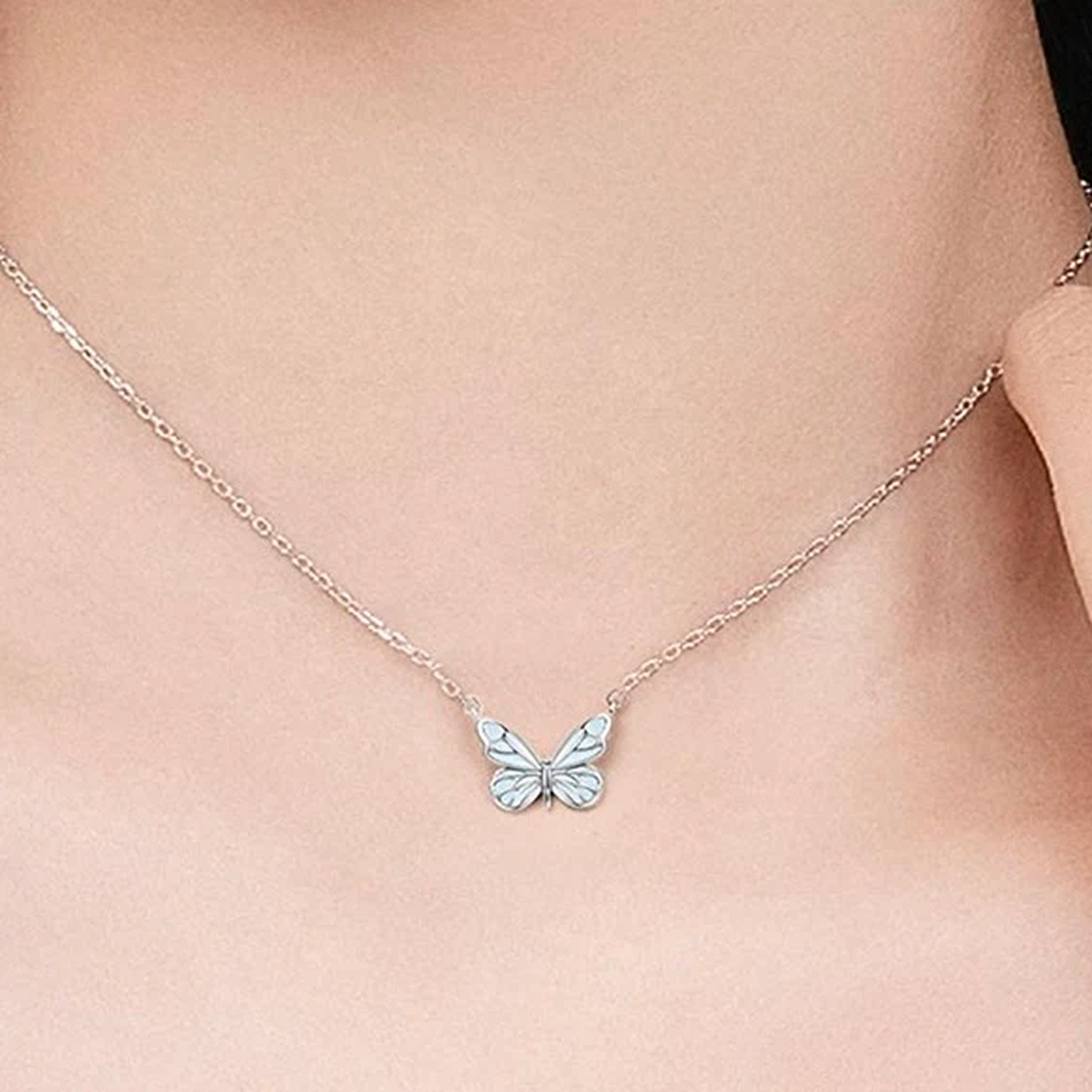 Collar Mariposa Azul Radiante