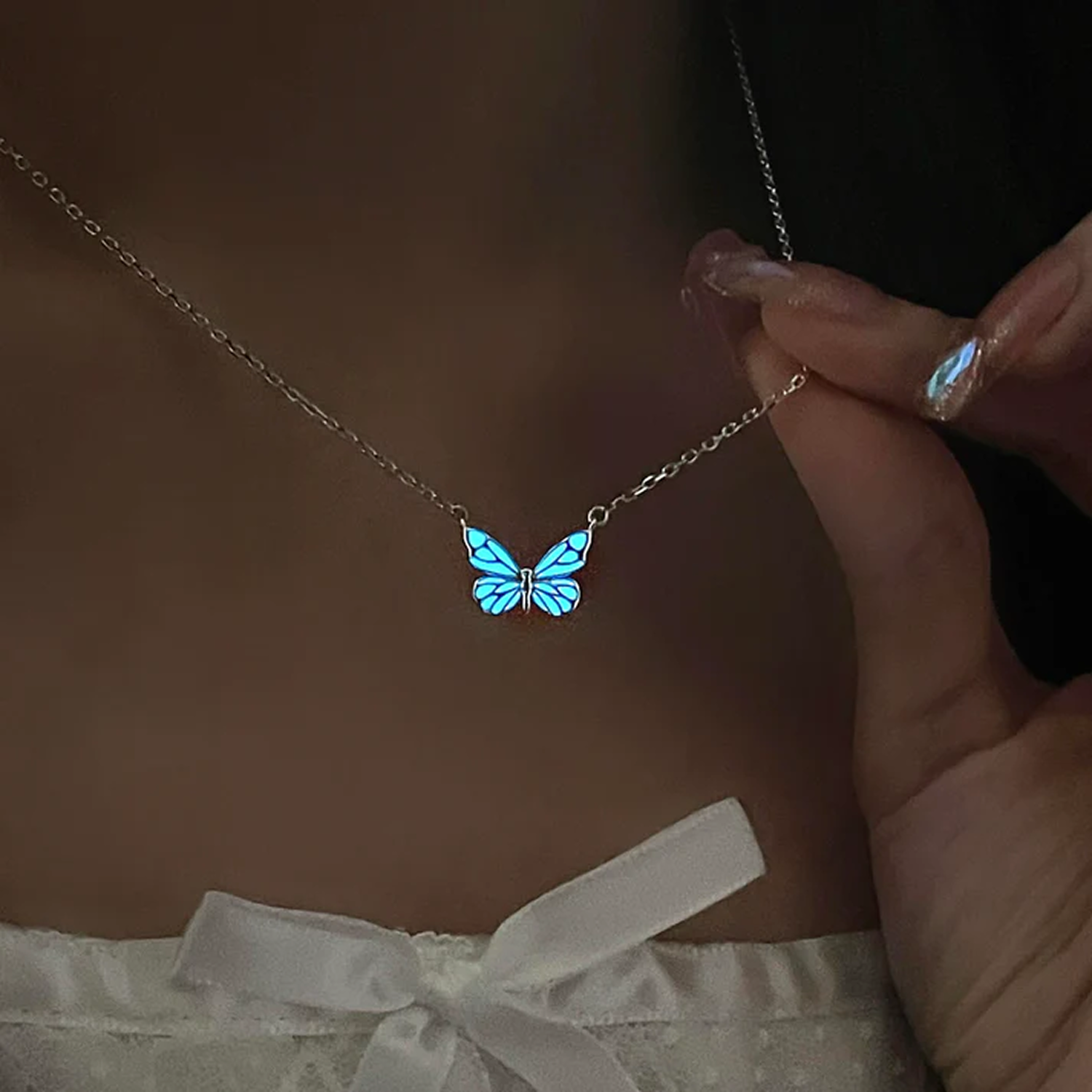 Strahlende blaue Schmetterling-Halskette